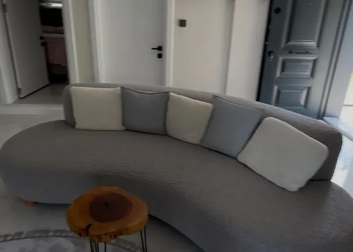 Pearl Mansion-cunda Island , Large Garden With Sea Views