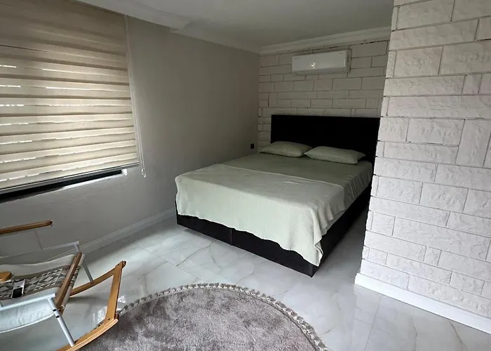 Pearl Mansion-cunda Island , Large Garden With Sea Views 别墅